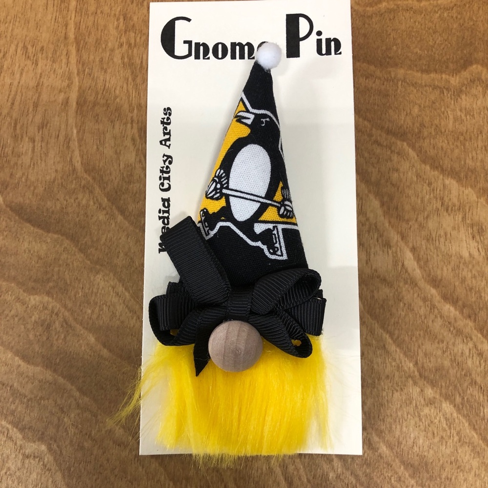 Pittsburgh Penguins Gnome Pin Brooch NHL Gift Guide Handmade Bow Hockey Magnetic